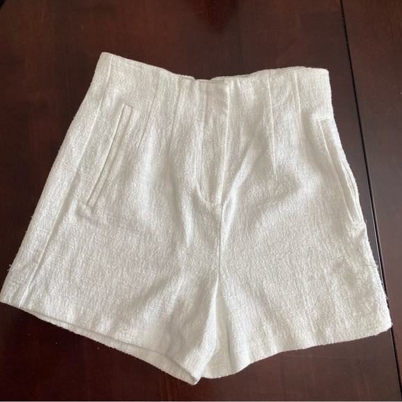 Zara White Textured Women Shorts - Picture 1 of 4